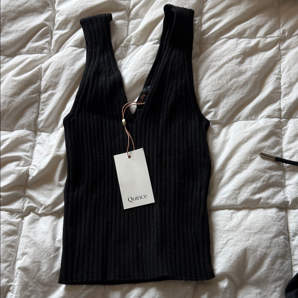 Quince Black Ribbed V‑Neck Tank Top